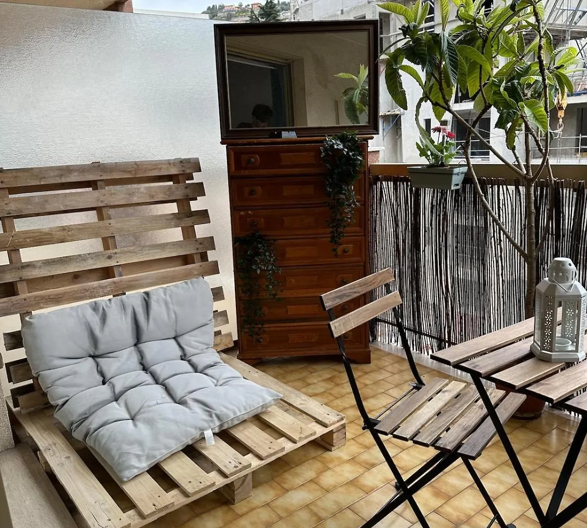 Bohemian Studio In Menton Close To Sea With Parking Francja